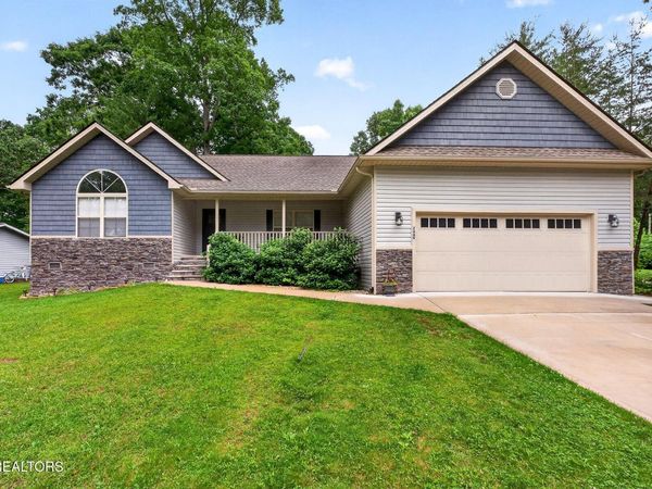 2689 Spruce Loop, Crossville 38555