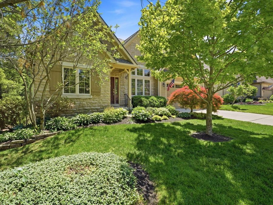 1059 Kempton Run Drive , Columbus, OH 43235 Photo 1