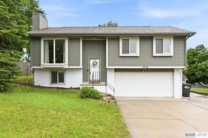 5718 N 128th Street, Omaha, NE 68164