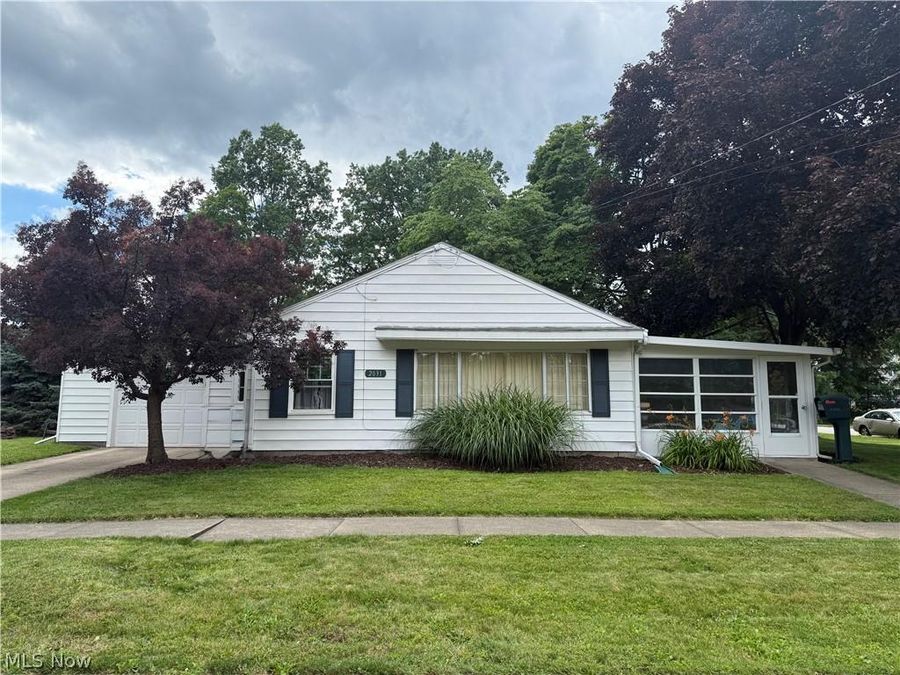 2031 Hillside Terrace , Akron, OH 44305 Photo 1