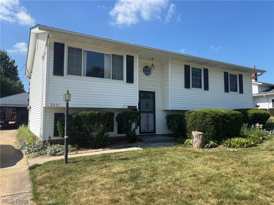 3031 Marda Drive , Cleveland, OH 44134 Photo 1