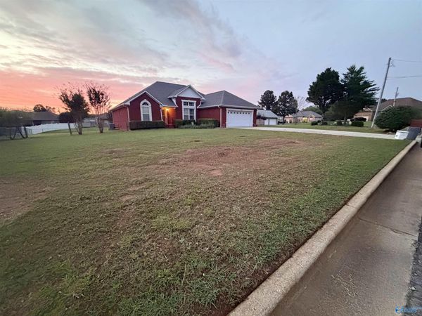 26913 Thomas Edward Drive, Athens, AL 35613
