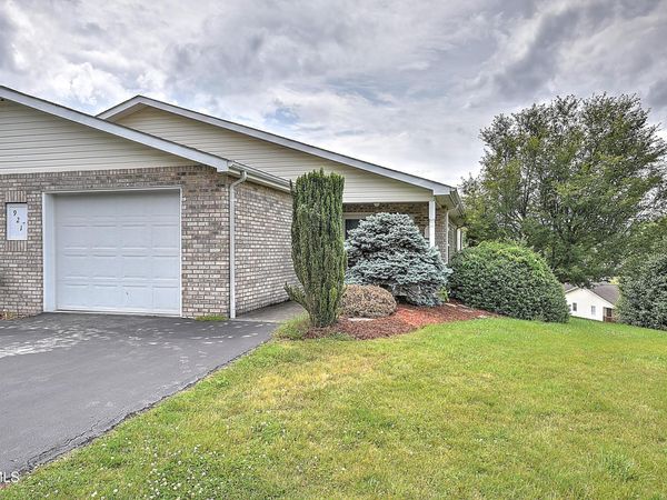 921 Cornerstone Court, Unit 921, Kingsport, TN 37660