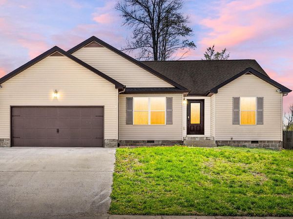 543 Magnolia Dr , Clarksville, TN 37042
