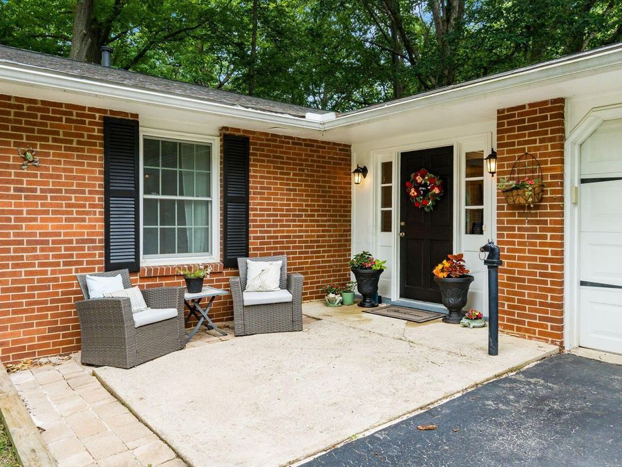 855 Singing Hills Lane , Columbus, OH 43235 Photo 1