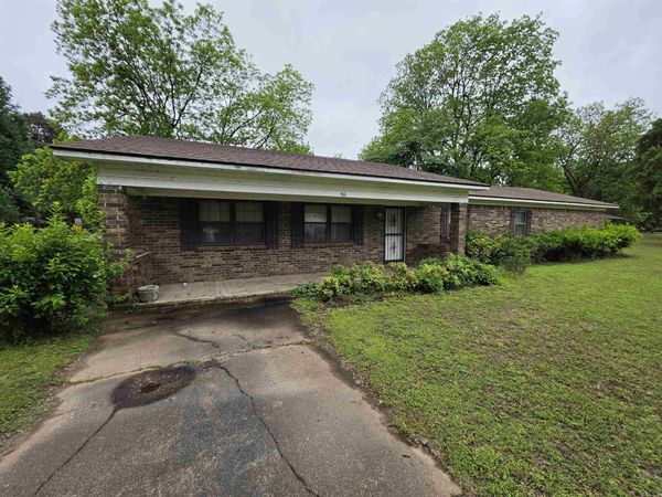 911 Harvey Street , Swifton, AR 72471