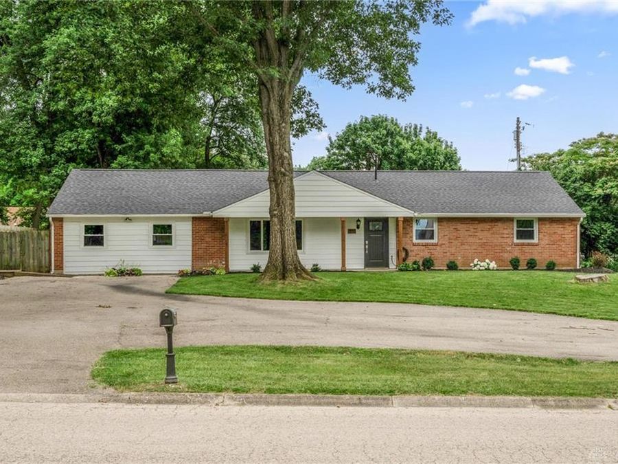25 Eleanor Drive, Springboro, OH 45066 Photo 1