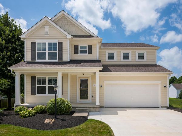 913 Fresno Street , Pickerington, OH 43147