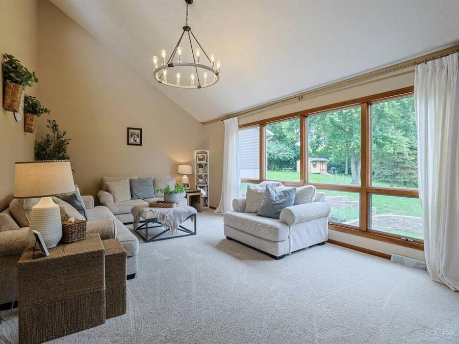 2940 Timberview Drive, Green Township, OH 45211 Photo 9