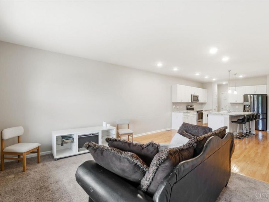 924 Valleywatch Drive, Springfield Township, OH 45231 Photo 12