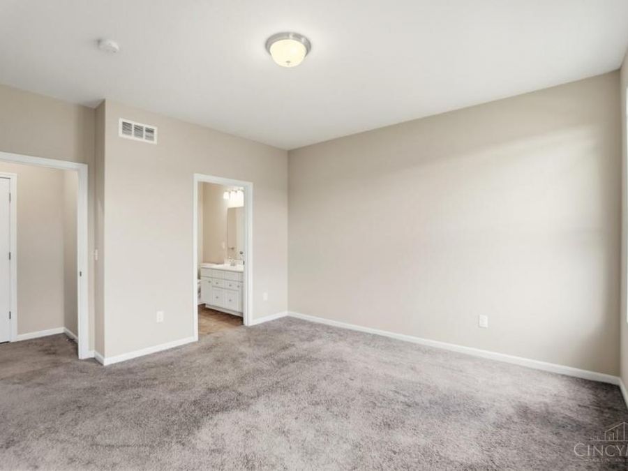 924 Valleywatch Drive, Springfield Township, OH 45231 Photo 19