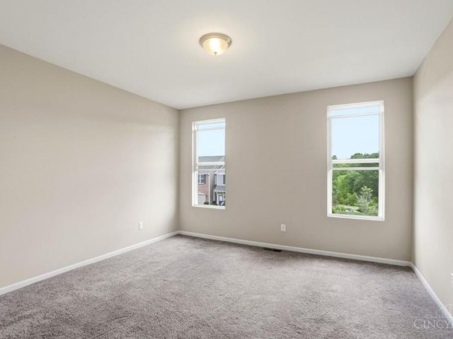924 Valleywatch Drive, Springfield Township, OH 45231 Photo 20