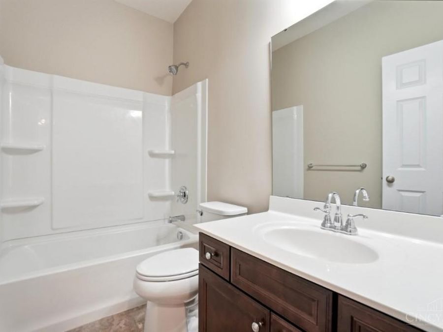 924 Valleywatch Drive, Springfield Township, OH 45231 Photo 28