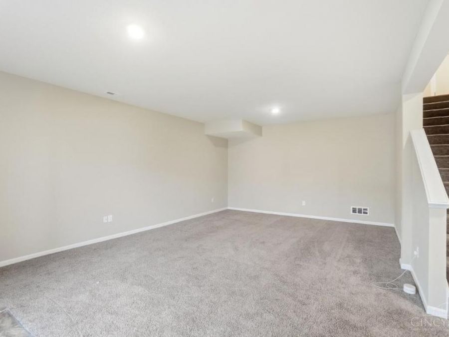 924 Valleywatch Drive, Springfield Township, OH 45231 Photo 32