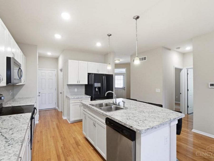 924 Valleywatch Drive, Springfield Township, OH 45231 Photo 7