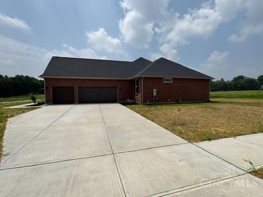 2811 Wyatt Way, Unit VC-82, Ross Township, OH 45013 Photo 2