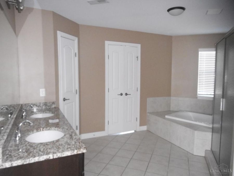 8452 Kenwood Rd, Sycamore Township, OH 45236 Photo 18
