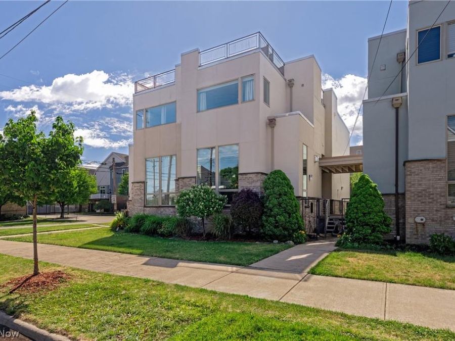 511 Literary Road , Cleveland, OH 44113 Photo 1