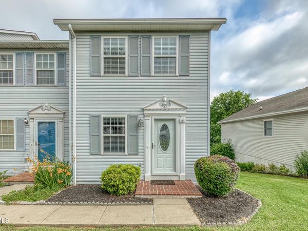 219 Hunter Hills Circle, Unit 10, Bristol, TN 37620