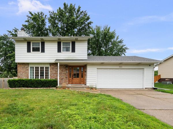 2603 E 35th Street Court, Davenport, IA 52807