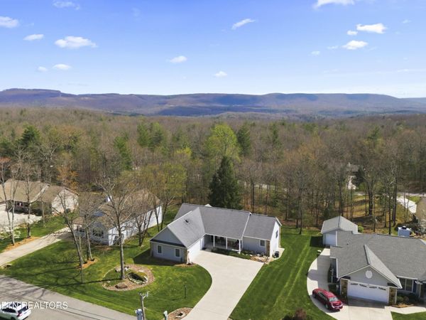 114 Windsor Rd , Crossville, TN 38558