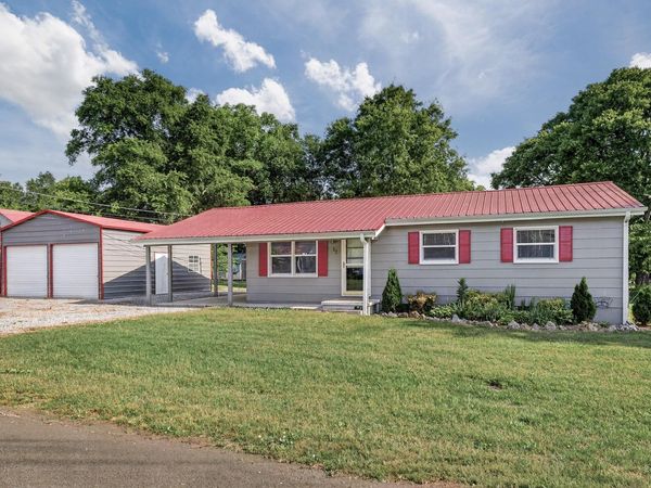 12 Lane St , Petersburg, TN 37144