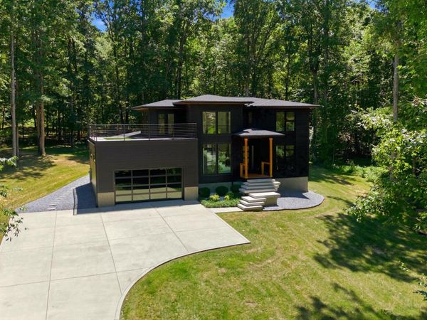 1084 Garton Road , Burns, TN 37029
