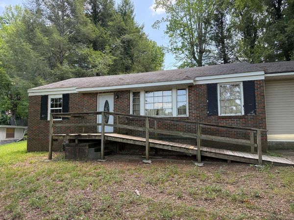 2503 W Madison Avenue , Athens, TN 37303