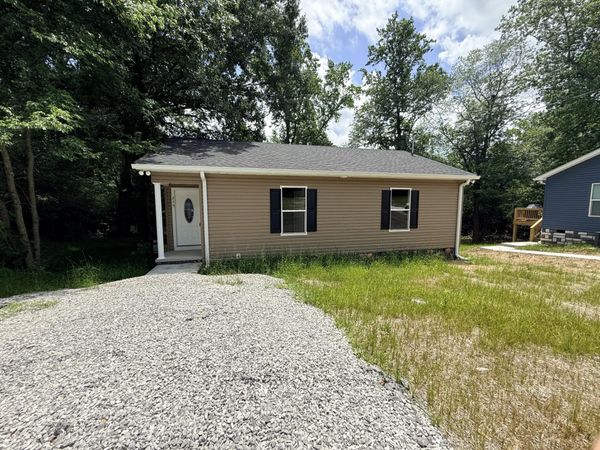 215 Ake St , Estill Springs, TN 37330
