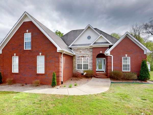 1045 Corey Dr , Lewisburg, TN 37091