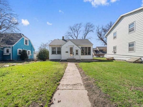 1014 Hawthorne Street , Alexandria, MN 56308