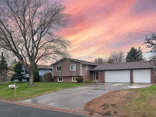 2016 84th Avenue N, Brooklyn Park, MN 55444
