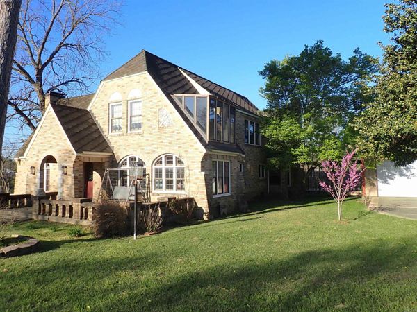 529 9th S , Arkadelphia, AR 71923