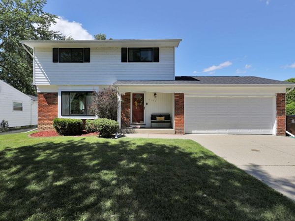 4142 Rivershell Lane, Lansing, MI 48911