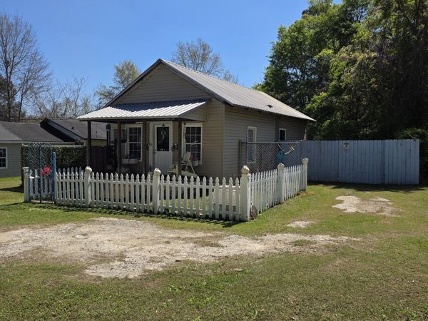 729 W Jones Avenue, Statesboro, GA 30458