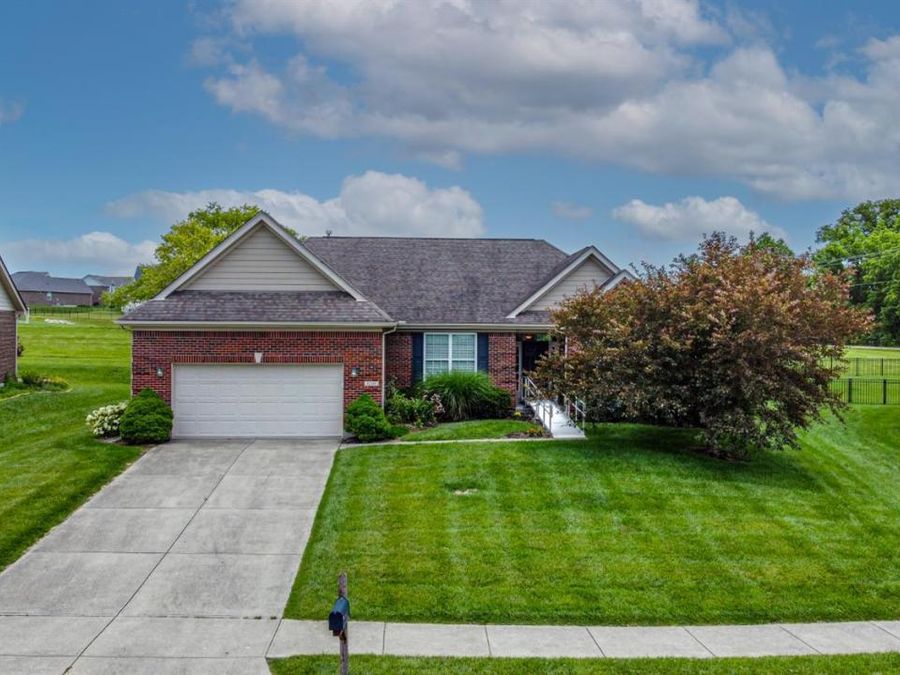 630 E Brooke Drive, Monroe, OH 45050 Photo 1