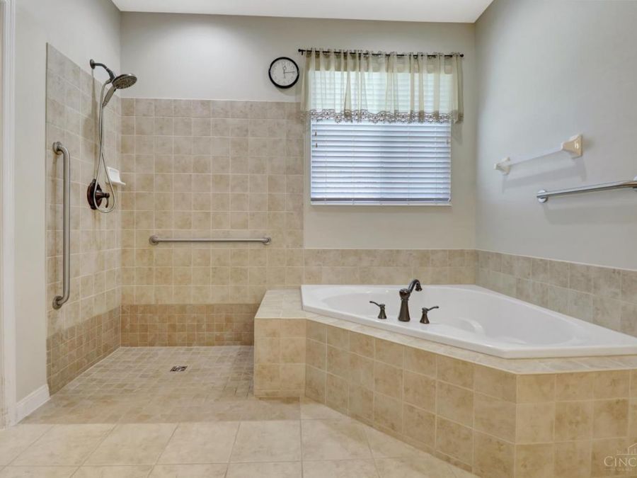 630 E Brooke Drive, Monroe, OH 45050 Photo 10