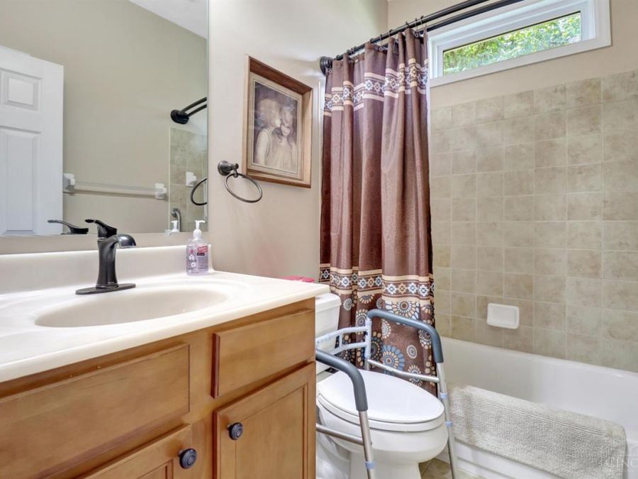 630 E Brooke Drive, Monroe, OH 45050 Photo 14
