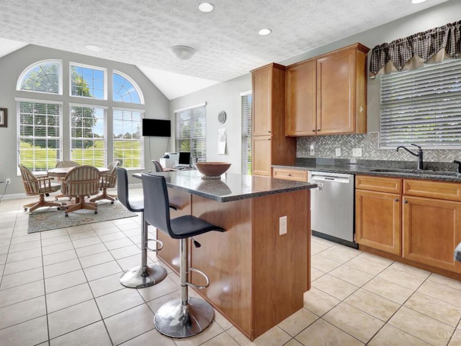 630 E Brooke Drive, Monroe, OH 45050 Photo 17