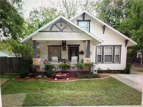 608 Madison Street , Siloam Springs, AR 72761