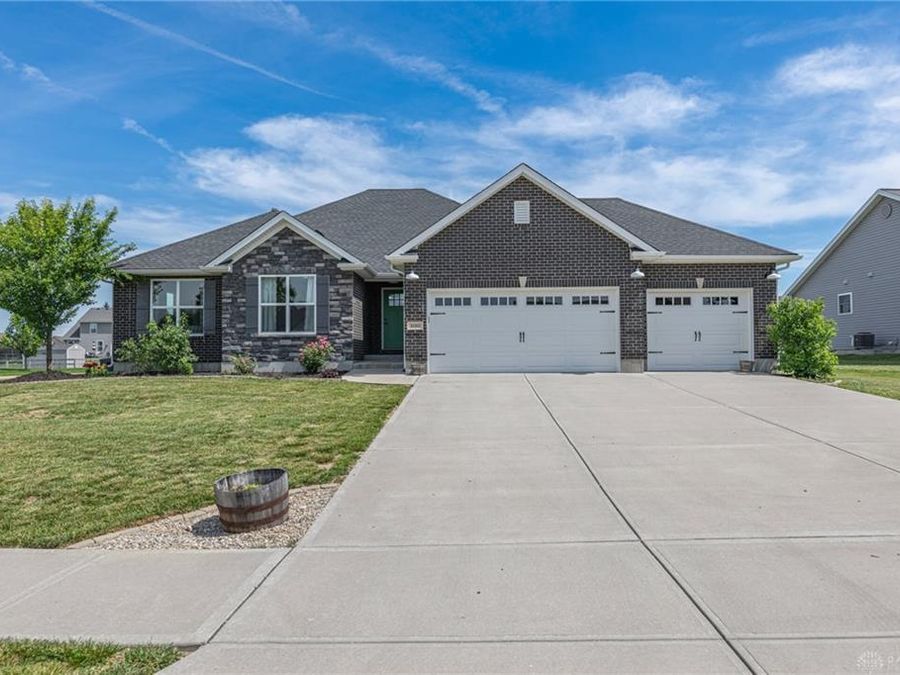 100 Union Crossing Drive, Carlisle, OH 45005 Photo 1