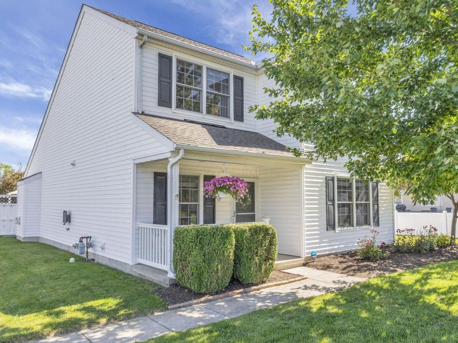 5514 Oakhurst Drive , Hebron, OH 43025 Photo 1