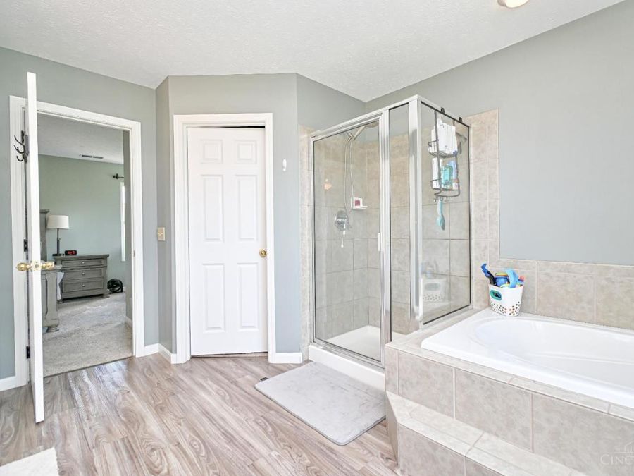 8195 Jordan Ridge Drive, Miami Township, OH 45002 Photo 18