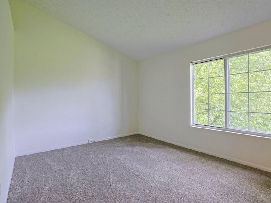 5557 Kiplington Drive, Cincinnati, OH 45239 Photo 17