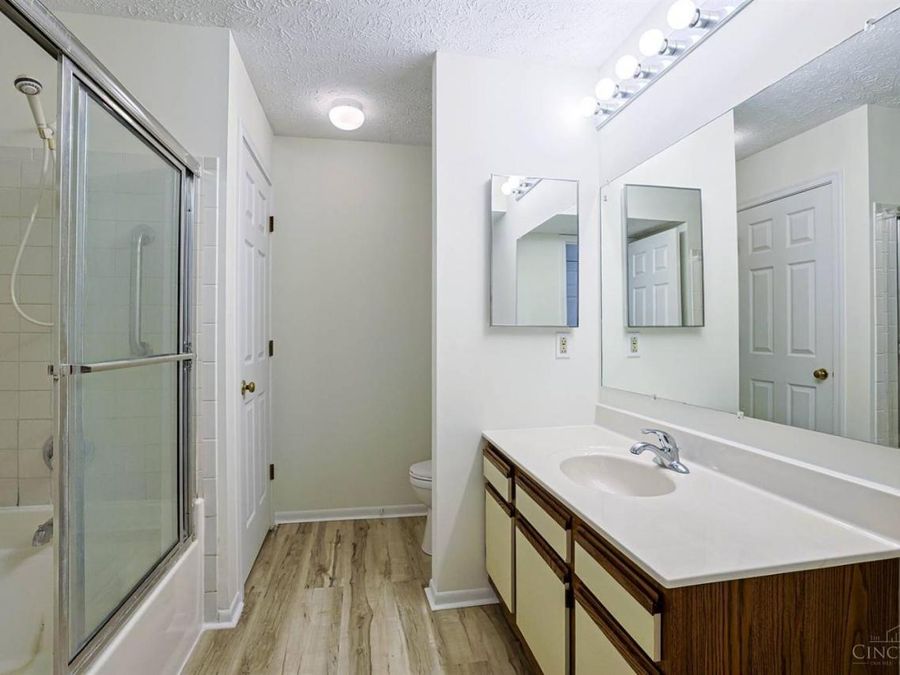 5557 Kiplington Drive, Cincinnati, OH 45239 Photo 21