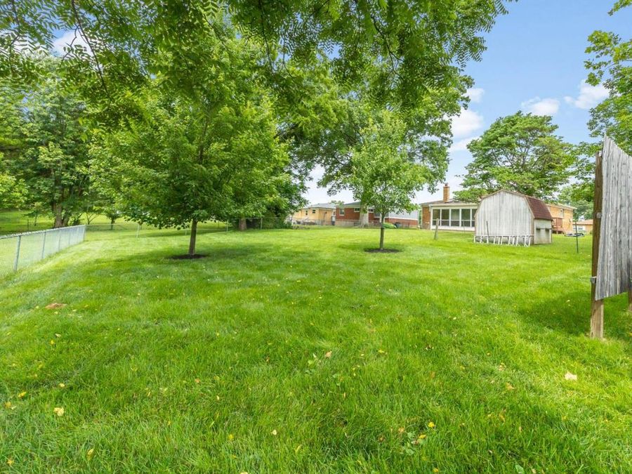 5895 Giffindale Drive, Green Township, OH 45239 Photo 11