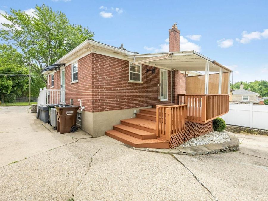 5895 Giffindale Drive, Green Township, OH 45239 Photo 5