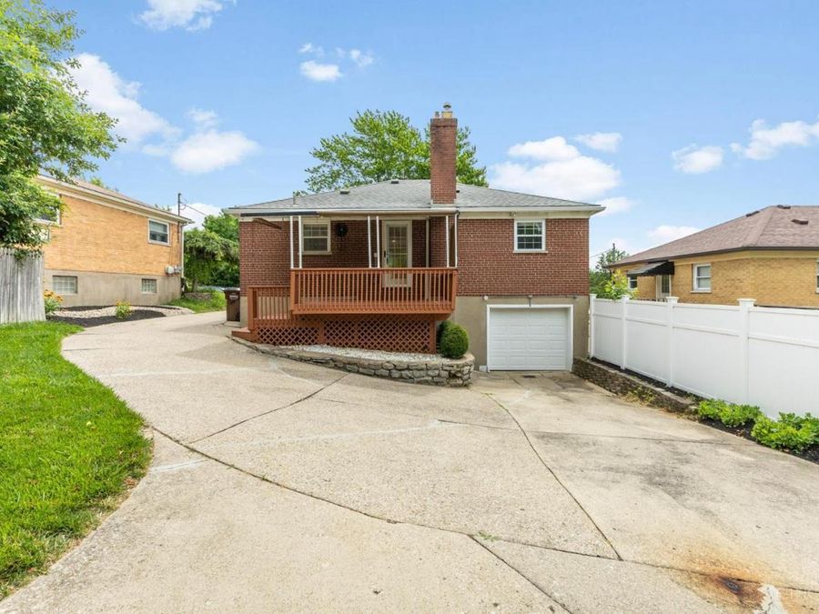 5895 Giffindale Drive, Green Township, OH 45239 Photo 6