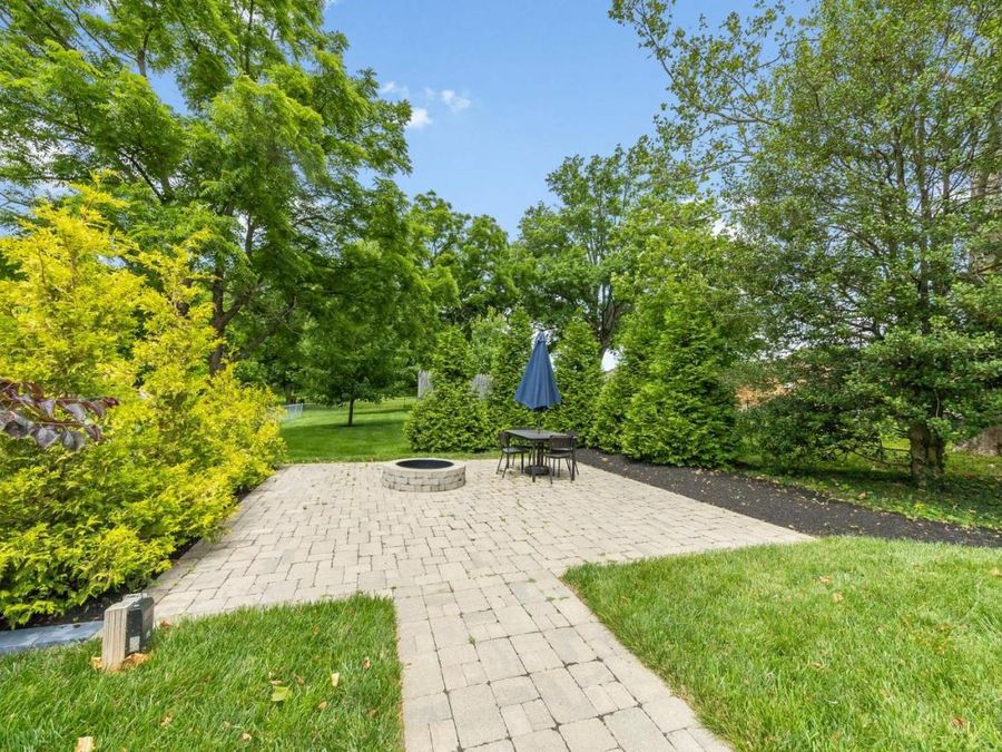5895 Giffindale Drive, Green Township, OH 45239 Photo 9