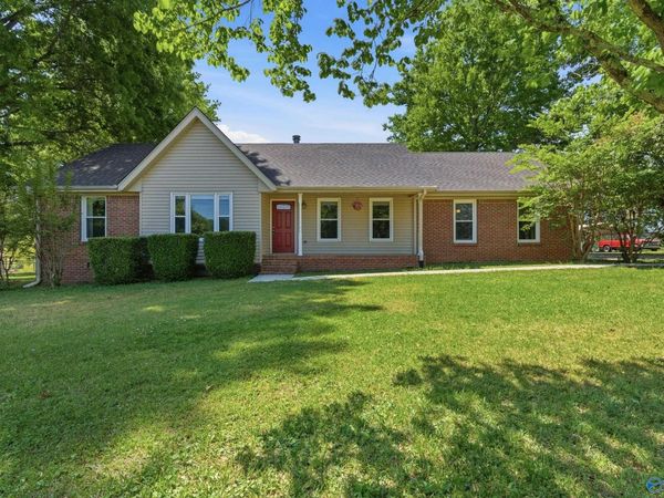 104 Hilaryleigh Drive, New Market, AL 35761
